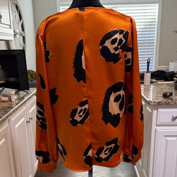 Honey Punch Bold Orange Leopard Wrap Blouse - Picture 3 of 9